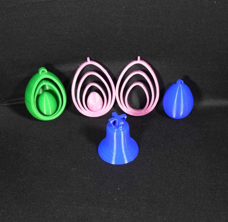 Set of Easter decorations to hang.