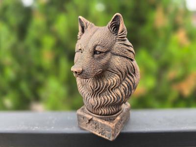 WOLF SPITZ BUST