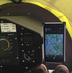 Windows Phone holder for flight navigation