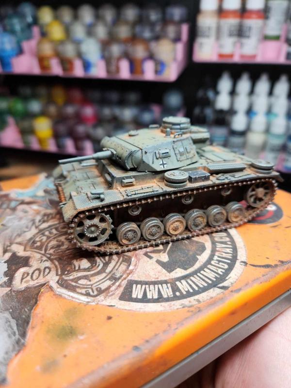 Panzer III Ausf.H + 3 Tankmen (Germany, WW2)