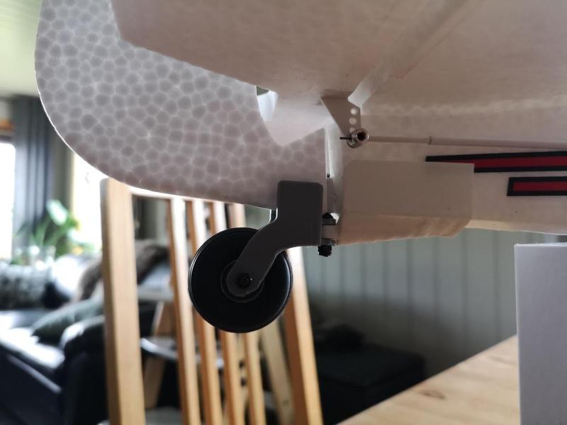 Multiplex FunCub tail wheel holder and body-mount for 40X15 mm wheel