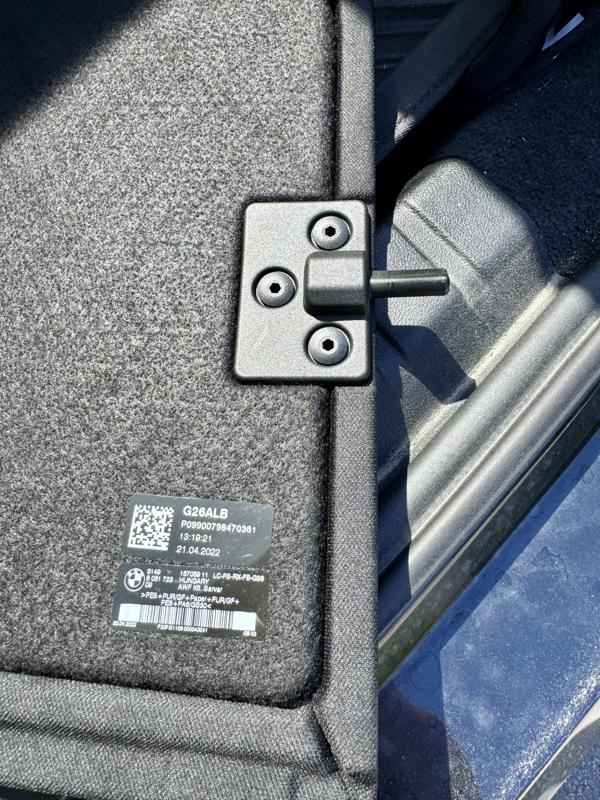 Bmw i4 rear sunshade mount