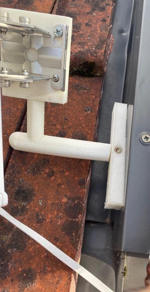 Halterung 5G Hybrid Antenne fürs Dachfenster