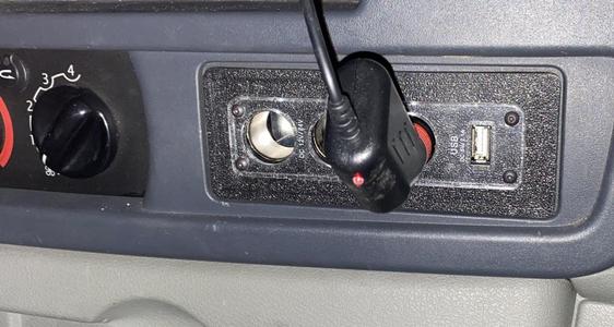 Renault Master (Nissan Interstar) USB & Lighter (Editable)