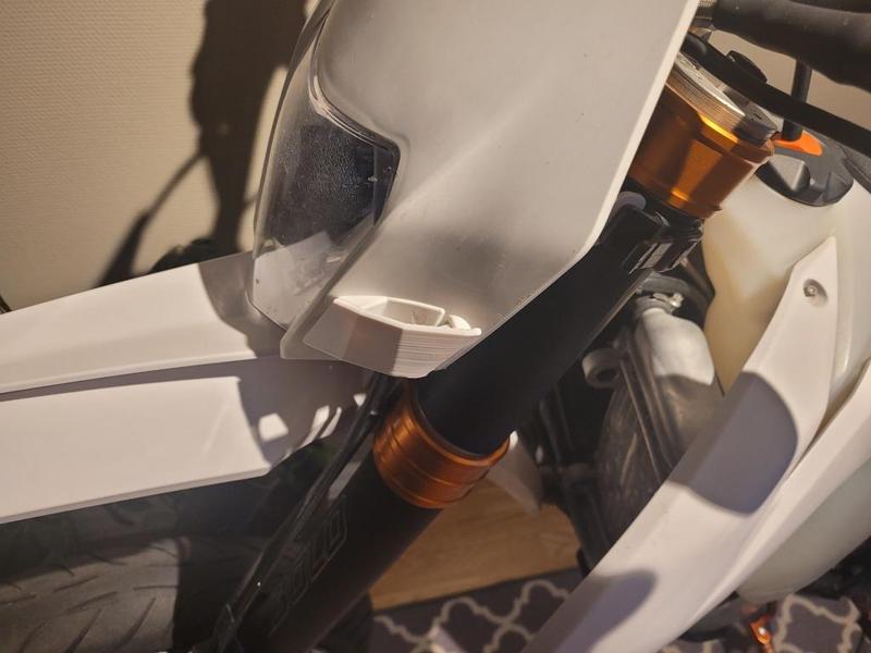 KTM EXC Brake hose guide