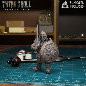 DnD Heroes Dwarf Fighter Female [Pre-Supported]