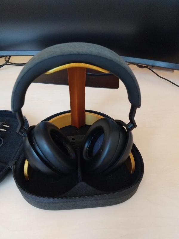 Sennheiser Momentum 4 Stand