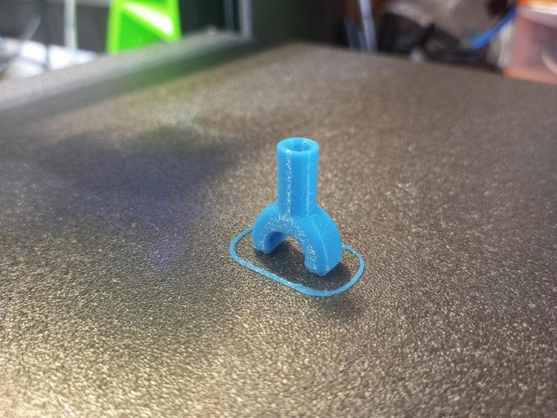 nozzle on the syringe for lubrication of the z axis