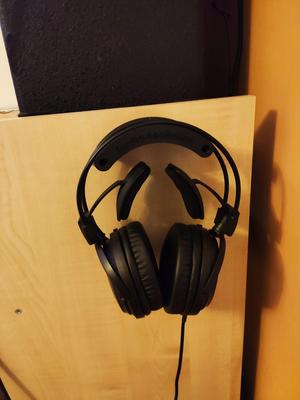 Headphone holder