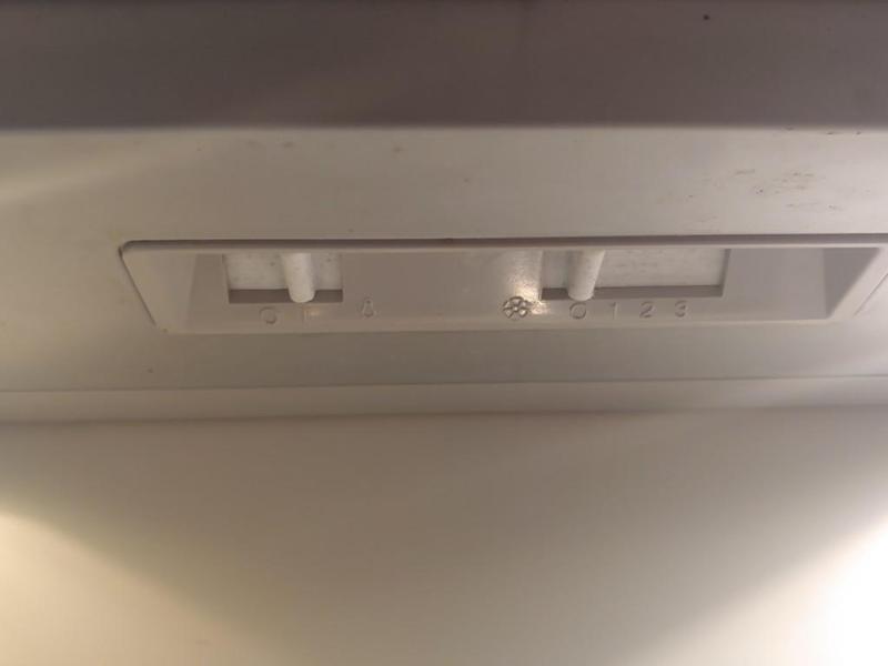 kitchen extractor hood replacement