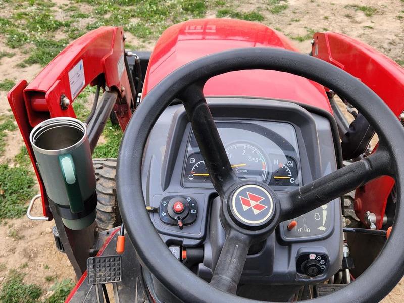 FL 1805 loader Stanley cup holder