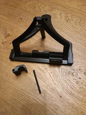 Laptop stand - fixed magnet hole   
