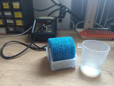 Best soldering iron cleaner - vertical segmented rotary sponge   