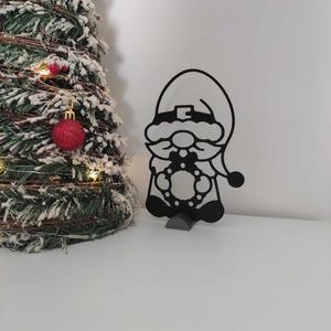 Santa claus with wreath