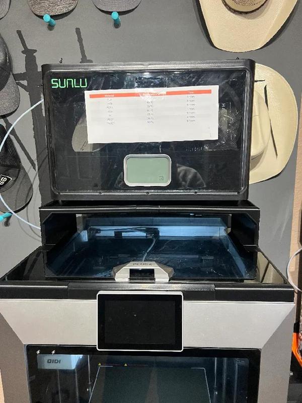 Qidi Plus 4 Riser with Sunlu and Vent Stand   