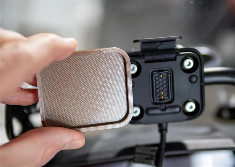 Garmin Zumo XT attachment plate cover   