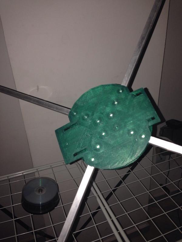 cuadcopter para tarrina de cd