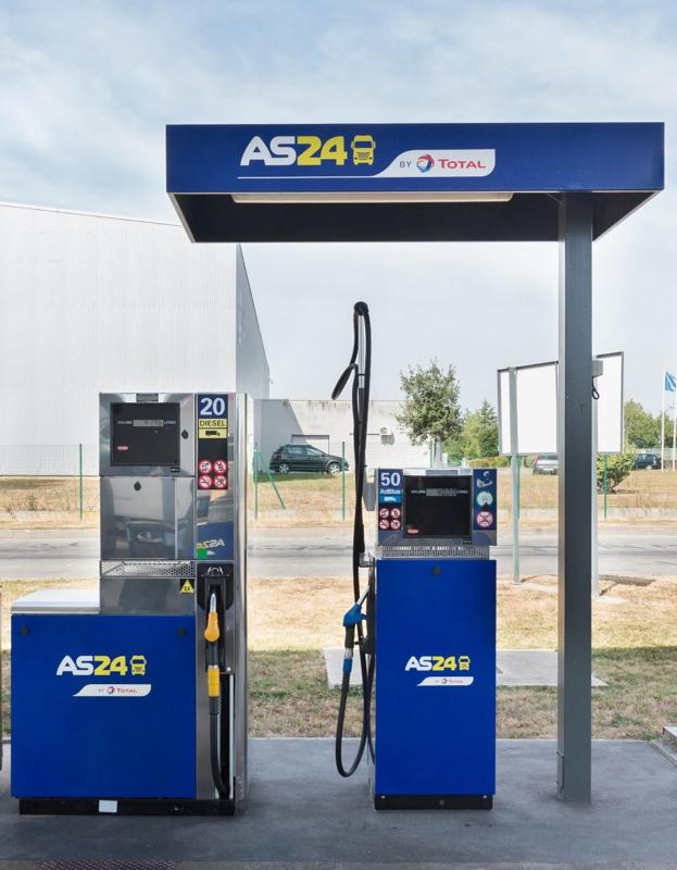 Service station 1/14