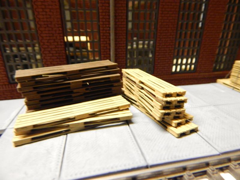 Extra wide pallets H0 1:87