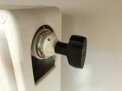 Radiator key for bleeding