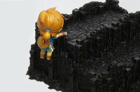 Nendoroid Link Sword and Shield Pin