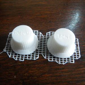 Basic volume and tone knobs