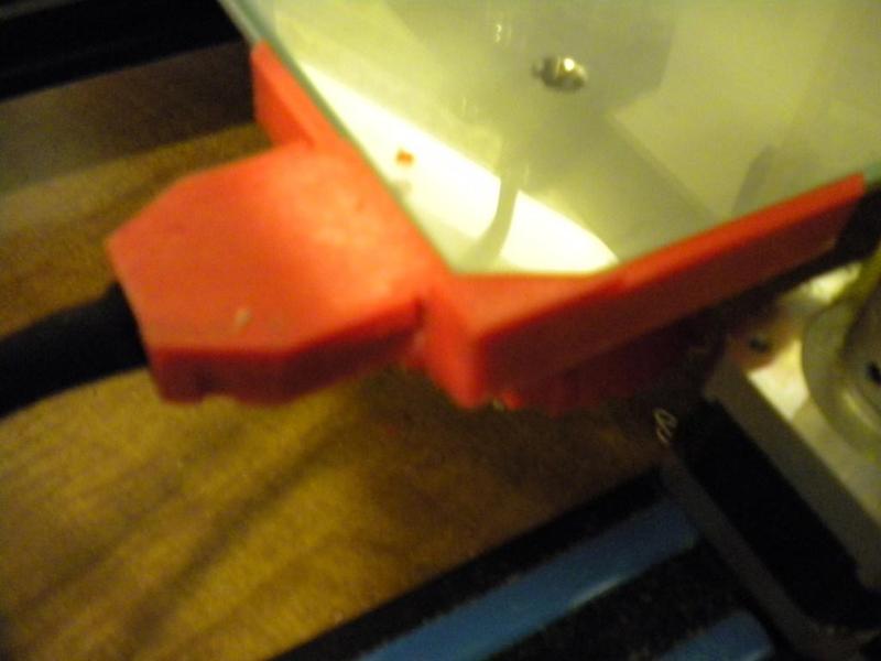 Remix-CR-10 wedged corner glass bed holders