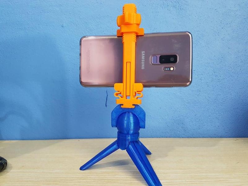 MINI TRIPODS (3mm SCREW) & UNIVERSAL PHONE MOUNT