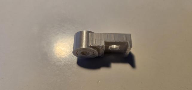 Door lock for Dometic refrigerators