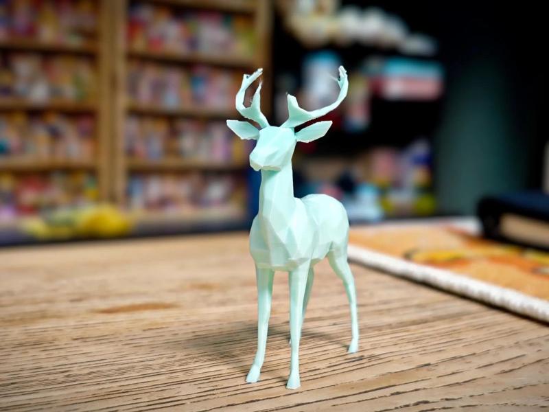 Low-poly deer figurine