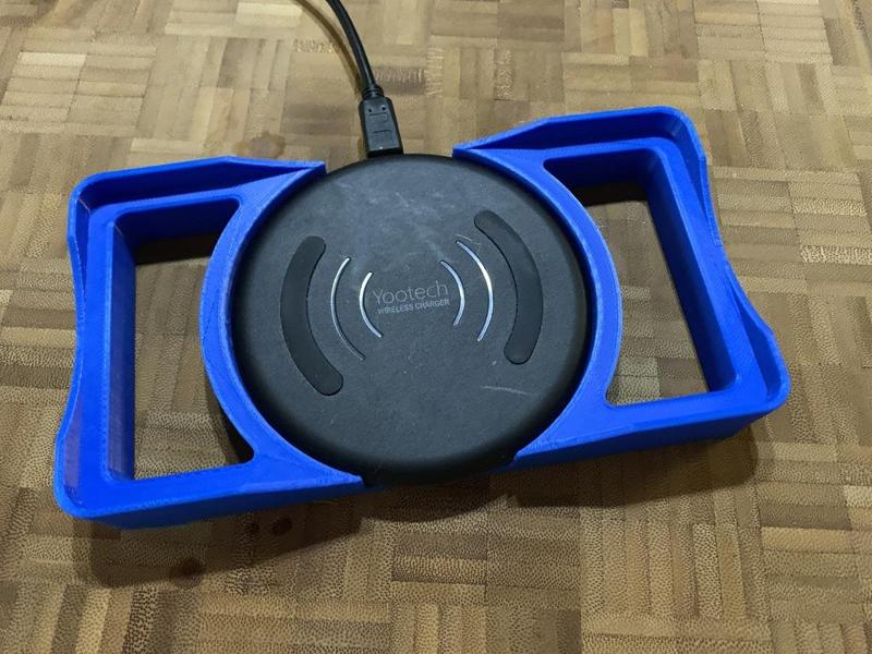 Yootech Wireless Charger holder for iPhone XR with Quadlock Case