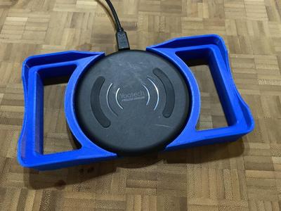 Yootech Wireless Charger holder for iPhone XR with Quadlock Case