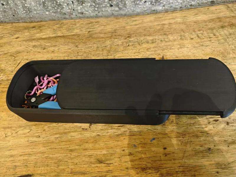 Larger pull-out lid box