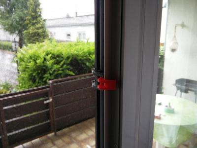 Screen door lock without drilling
