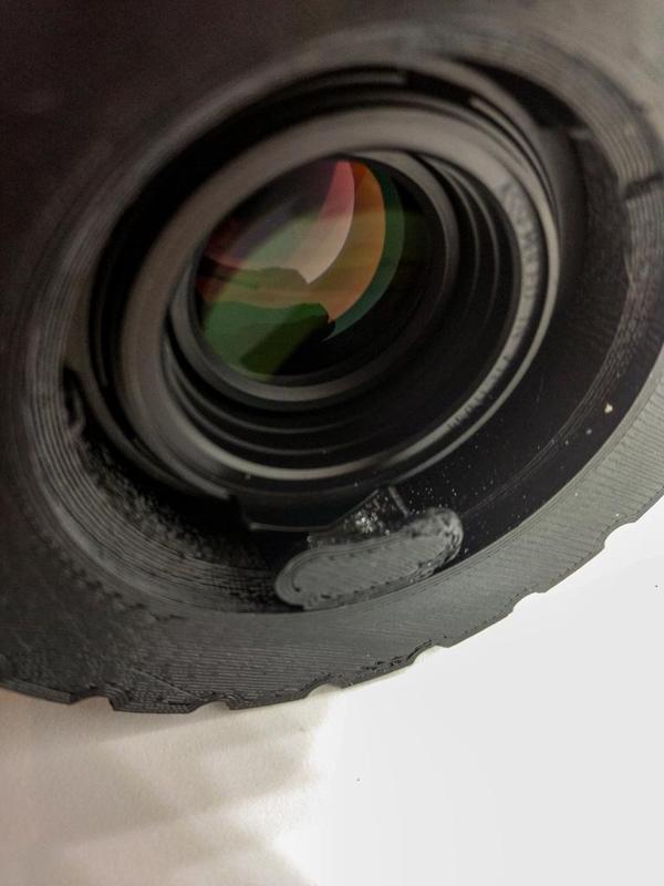 Pentax K-mount aperture latch for ringlight adapter