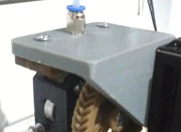 Bowden Bracket for Greg/Wade Extruder Remix