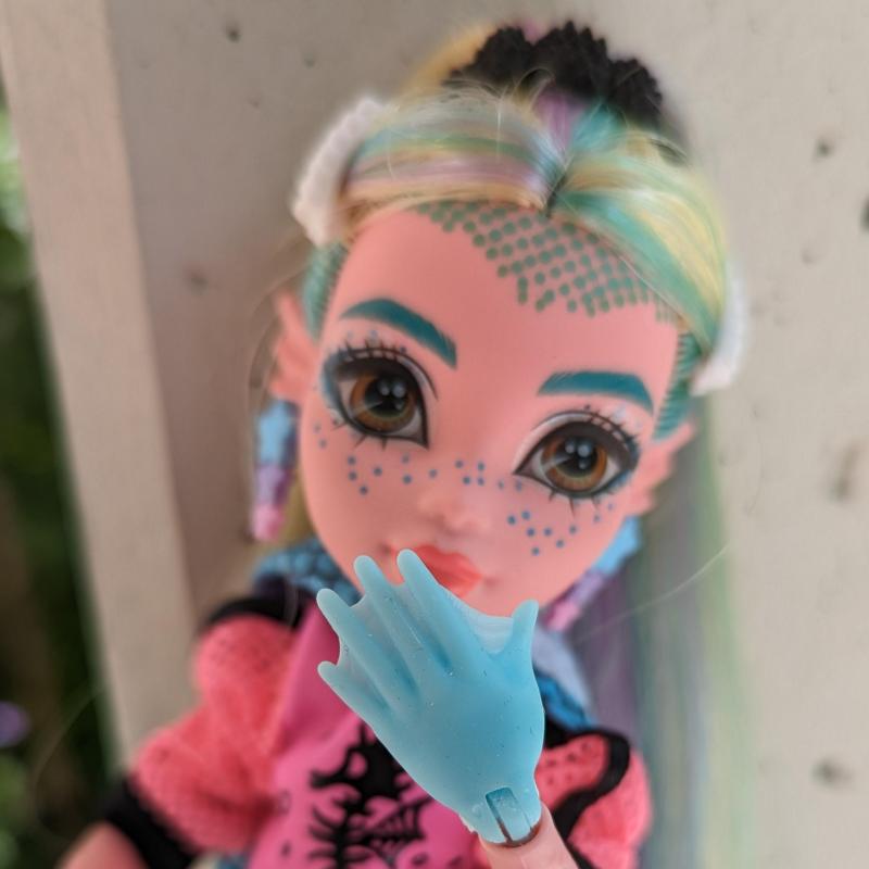 Lagoona Blue Monster High G1 hands for version G3