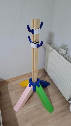 Standing Clothes Hanger