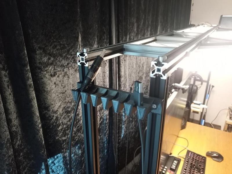 Cable hanger for 2020 extrusions