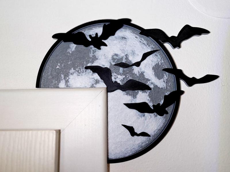 Moon and Bats Door Corner (even without AMS)