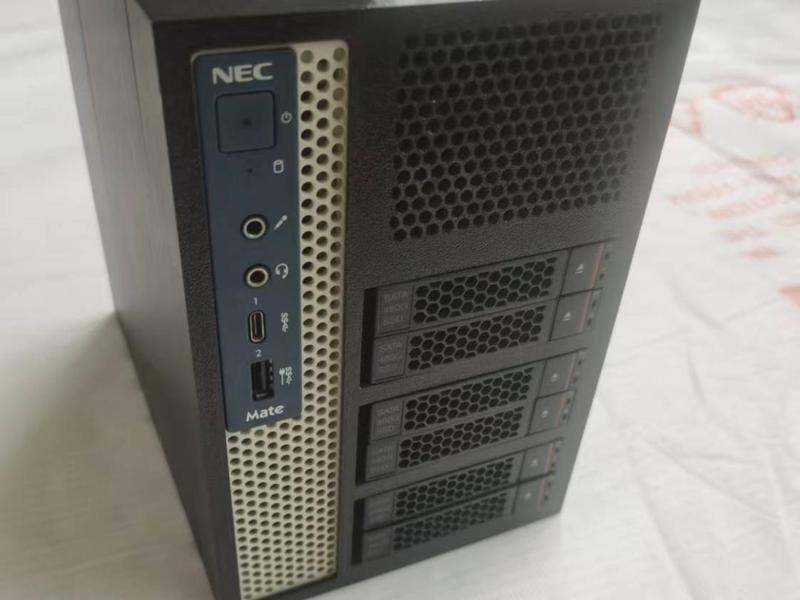 Lenovo Mini PC adds 6 x 2.5-inch bays, can be used as NAS