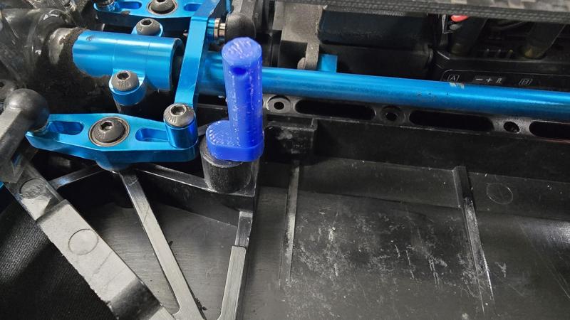 Enhanced + original TT-02 battery fixing pin