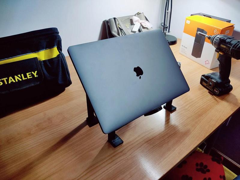 Laptop lectern stand