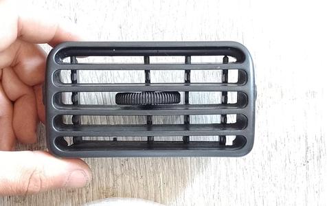 Suzuki Esteem Front Center Dash AC A/C Air Vent Outlet Grille OEM (Suzuki Esteem Heating Grille)