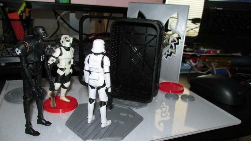 Star Wars Mos Eisley sliding door - Remix