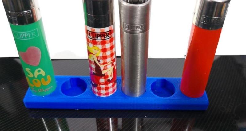 Clipper lighter stand