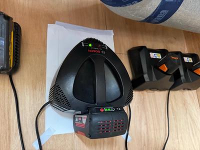 Bosch AL 3640 CV charger wall mount   