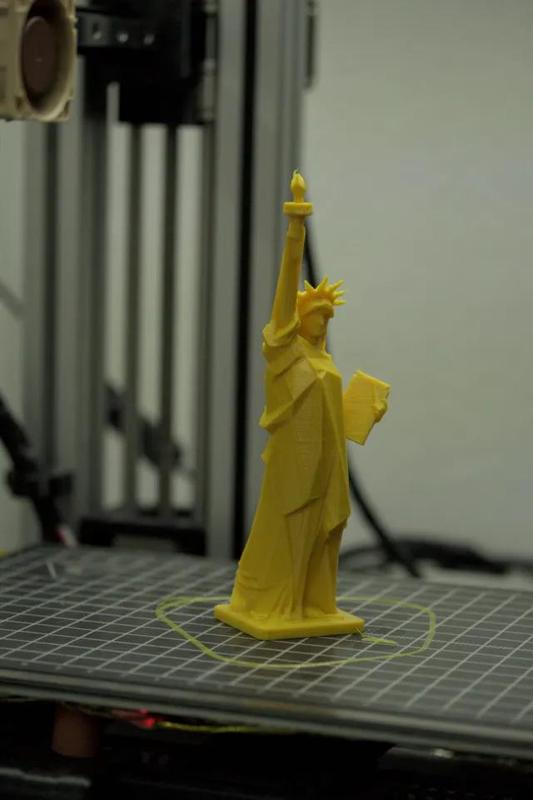 Low Poly Lady Liberty   