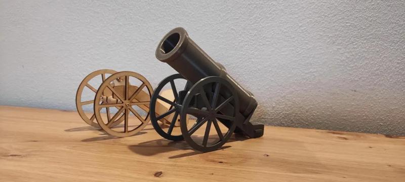 Jameson mini bottle holder - cannon   