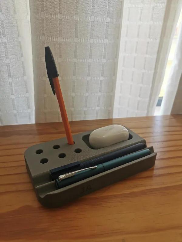 Pen Holder 02   